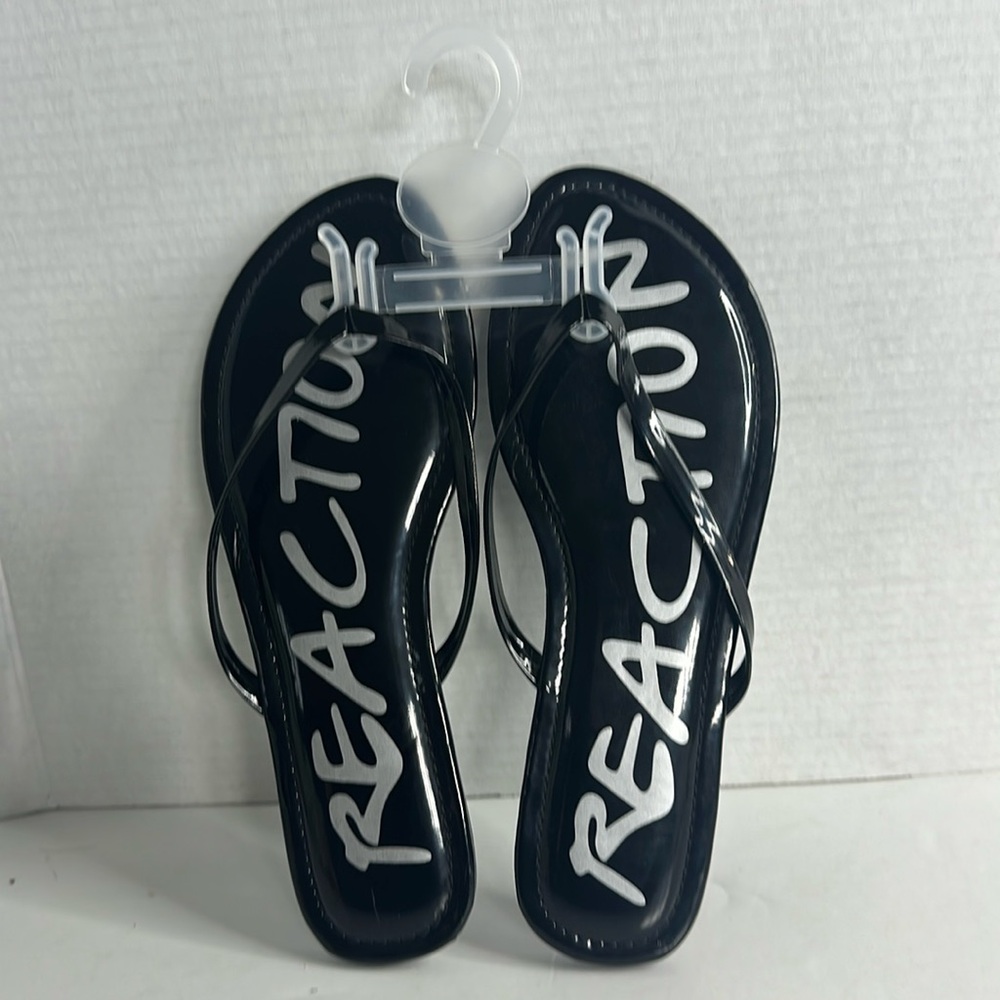 Kenneth Cole Reaction Harbor thong Sandals in black